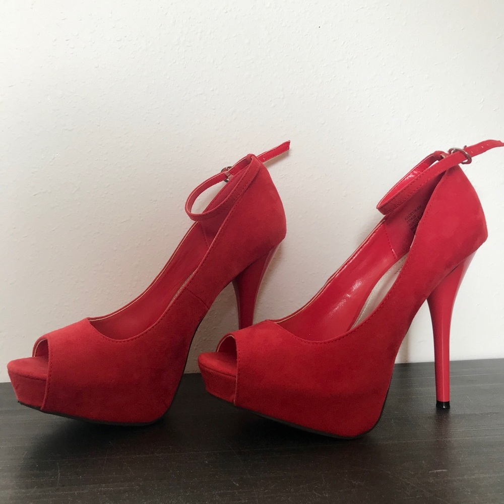 Diba London Suede Red Pumps